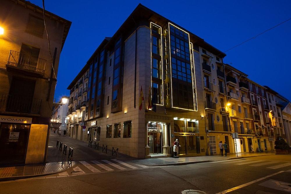 Hotel Sancho Abarca Petit Spa Huesca Extérieur photo